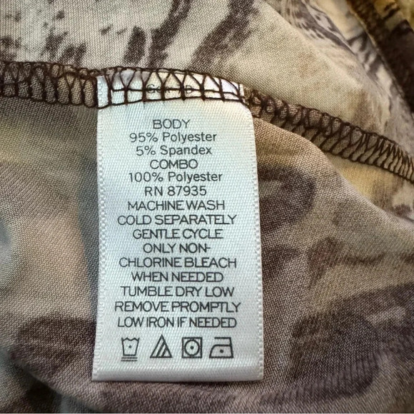 Susan Graver XL Tank Top Shirt Gold Solid Sleeveless Scoop Neck Glitter Knit - Picture 6 of 6